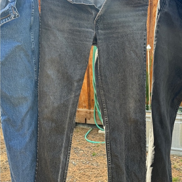 Levi’s Men’s 505 Black Jeans label 36x34” ( actual 30”-35”) - Picture 2 of 6